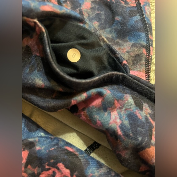 Lululemon Wunder Under Crop II *Full-On Luon
Moody Mirage Bark Berry Deep Navy - Picture 6 of 6